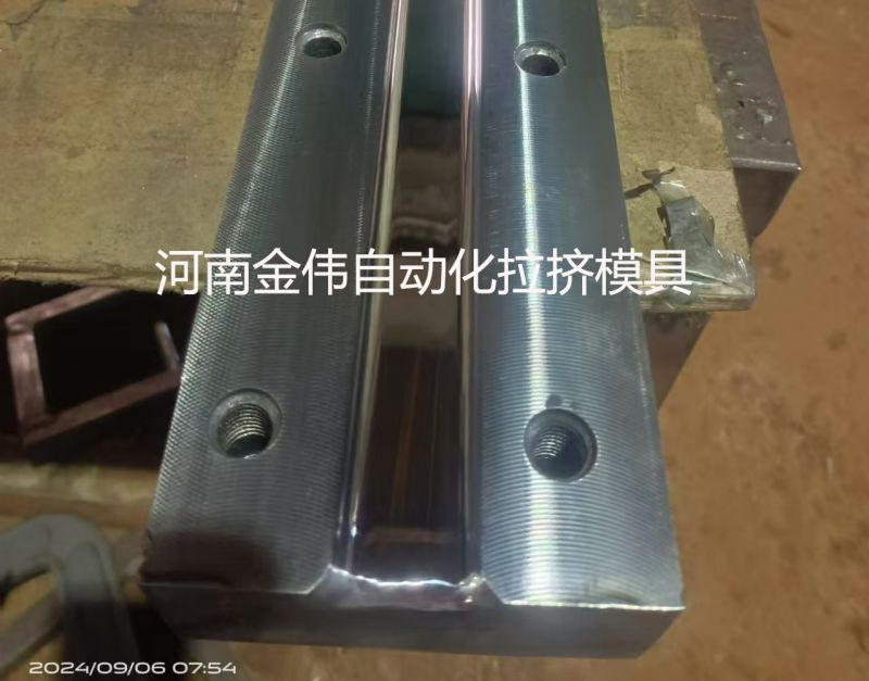 拉伸和擠出模具的區(qū)別在于哪里？
